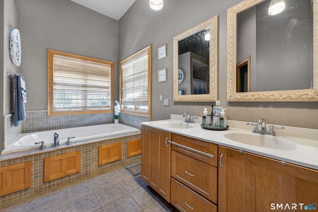 174 Westfort Drive, Meriden, CT 06451