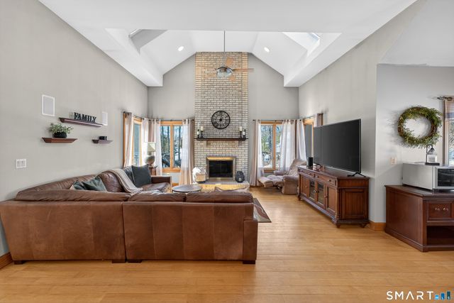 174 Westfort Drive, Meriden, CT 06451