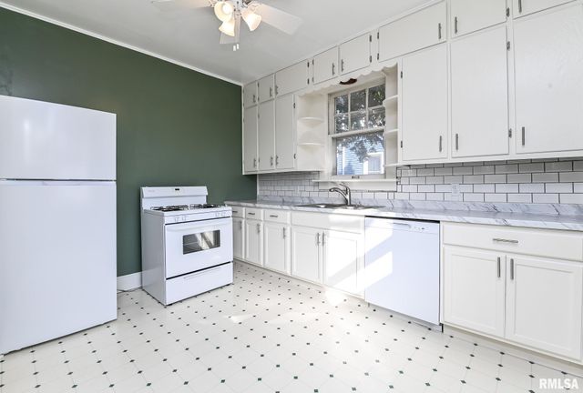 1622 W CALLENDER Street, Peoria, IL 61606