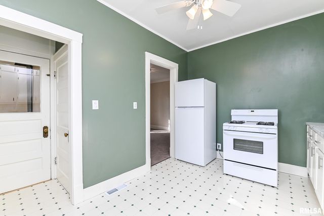 1622 W CALLENDER Street, Peoria, IL 61606