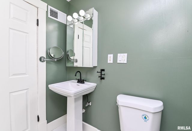 1622 W CALLENDER Street, Peoria, IL 61606