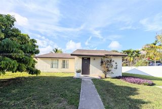 15945 SW 304th Street ., Homestead, FL 33033