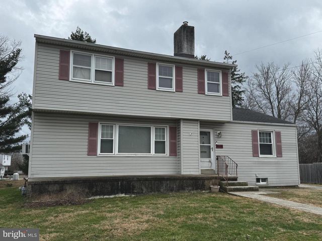 1701 HARMON RD, Conshohocken, PA 19428