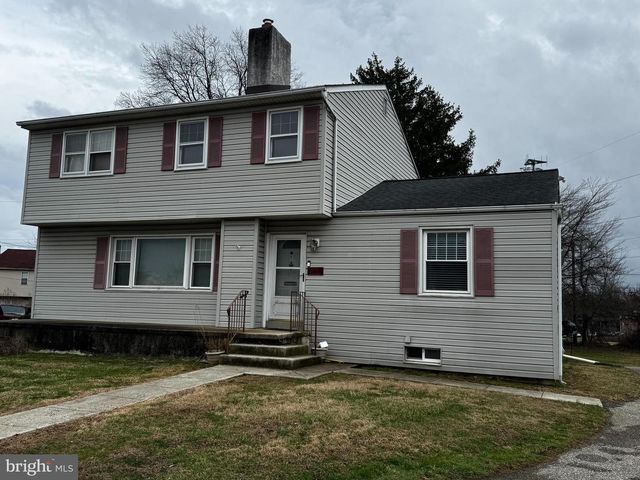 1701 HARMON RD, Conshohocken, PA 19428