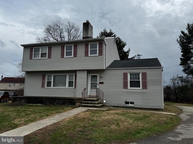 1701 HARMON RD, Conshohocken, PA 19428