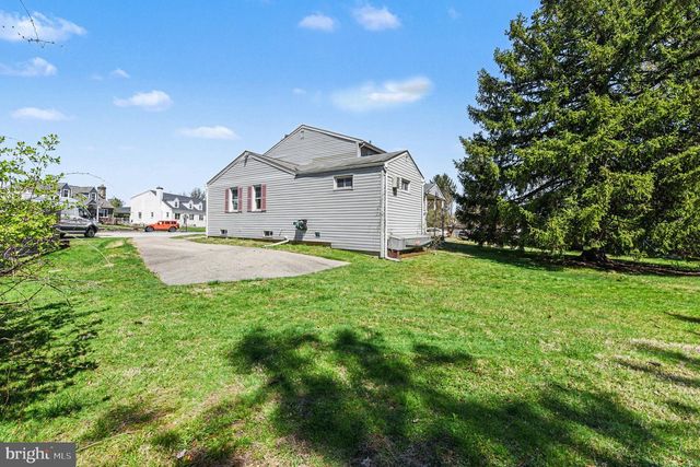 1701 HARMON RD, Conshohocken, PA 19428