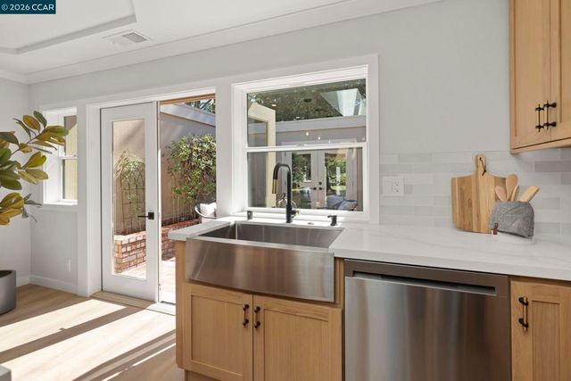 1152 Fairlawn Ct 3, Walnut Creek, CA 94595