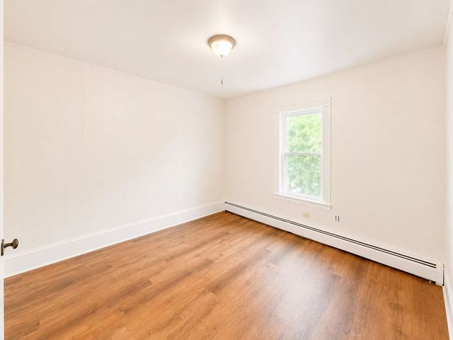 152 Spruce St 1, Watertown, MA 02472
