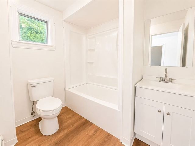 152 Spruce St 1, Watertown, MA 02472