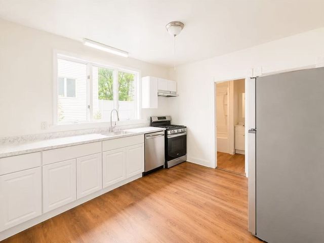 152 Spruce St 1, Watertown, MA 02472