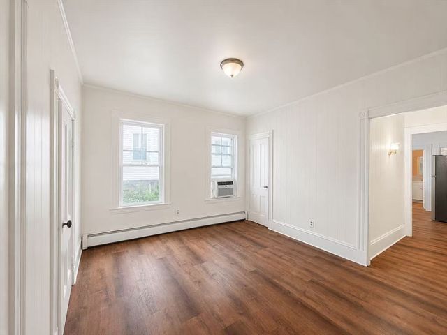 152 Spruce St 1, Watertown, MA 02472
