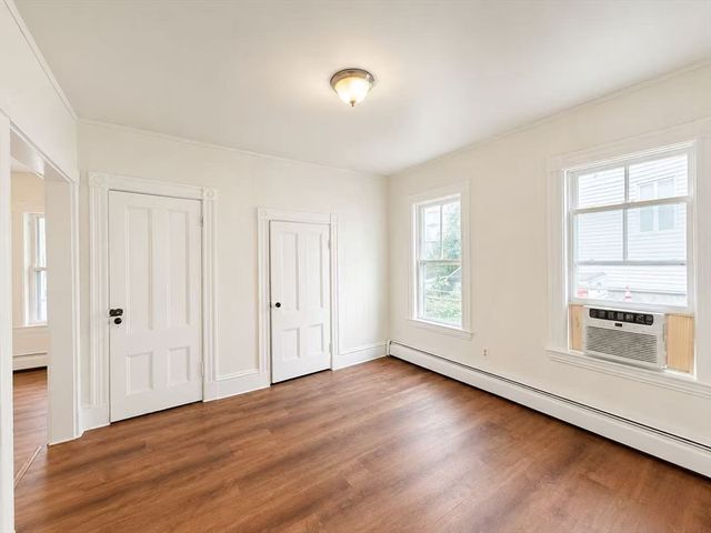 152 Spruce St 1, Watertown, MA 02472