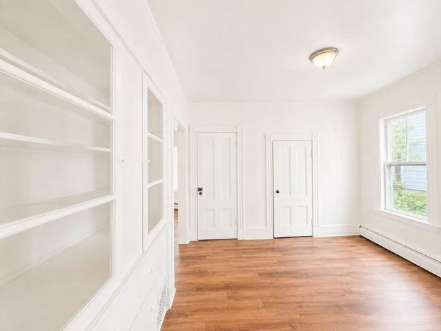 152 Spruce St 1, Watertown, MA 02472