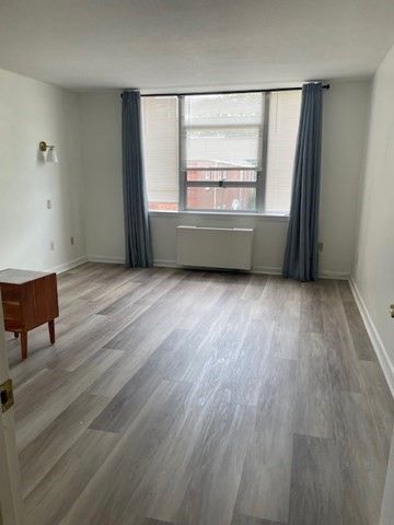 20 Hammond Pond Pkwy 208, Newton, MA 02467