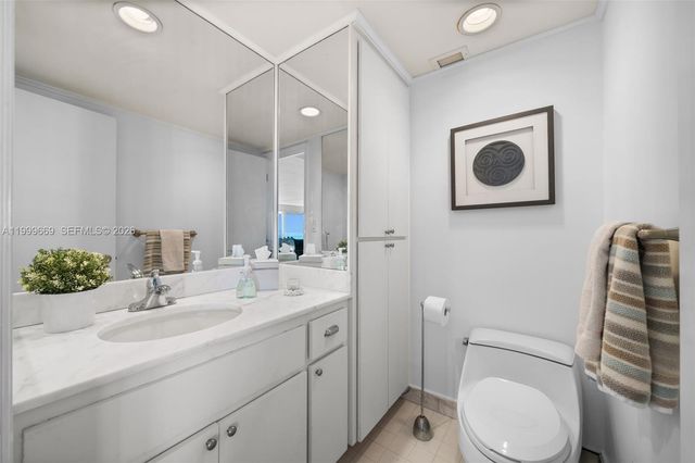 177 Ocean Lane Dr 703, Key Biscayne, FL 33149