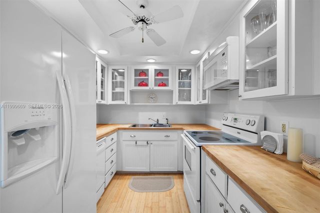 177 Ocean Lane Dr 703, Key Biscayne, FL 33149