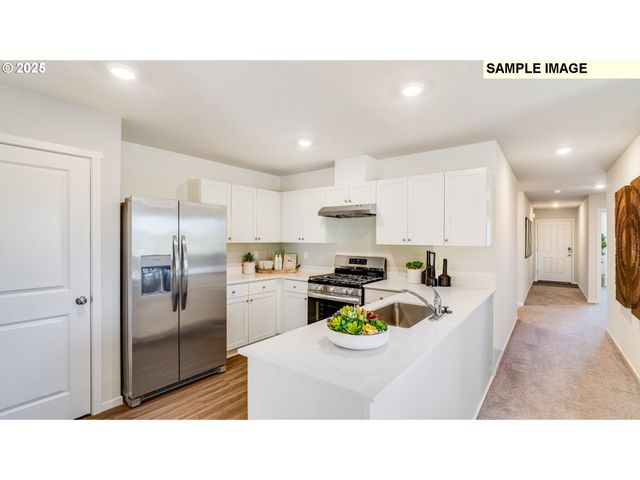 5717 Durst St, Eugene, OR 97402