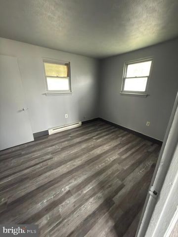 130 WHITE OAK RD, White Post, VA 22663