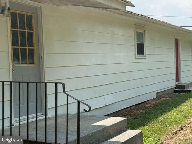 130 WHITE OAK RD, White Post, VA 22663