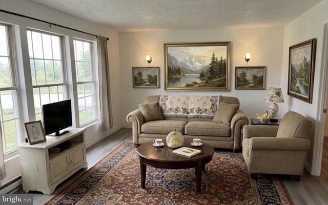 130 WHITE OAK RD, White Post, VA 22663