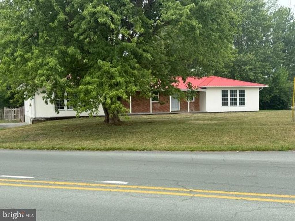 130 WHITE OAK RD, White Post, VA 22663