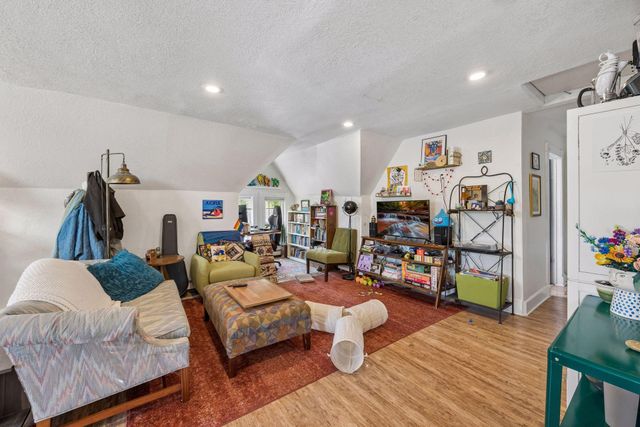 2700 Pillsbury Avenue S, Minneapolis, MN 55408
