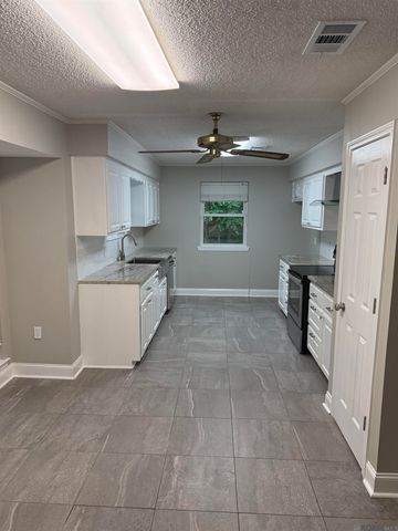 7321 Board Dr, Baton Rouge, LA 70817