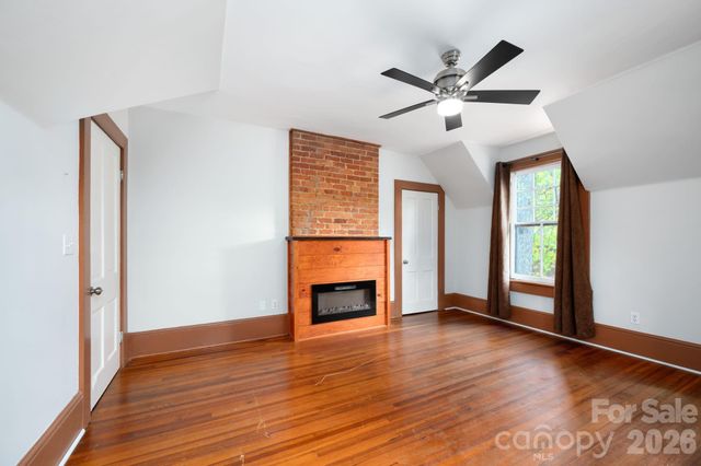 11 Cullowhee Street, Asheville, NC 28801