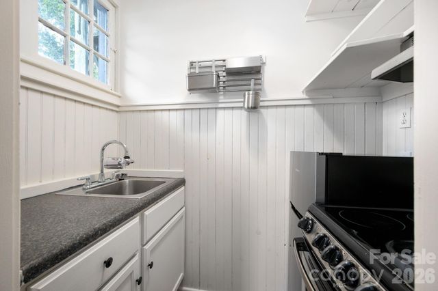 11 Cullowhee Street, Asheville, NC 28801