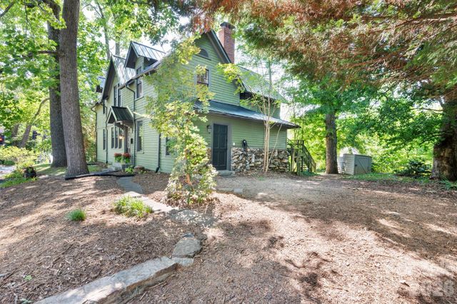 11 Cullowhee Street, Asheville, NC 28801