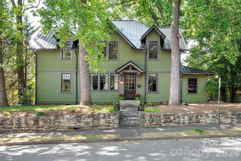 11 Cullowhee Street, Asheville, NC 28801