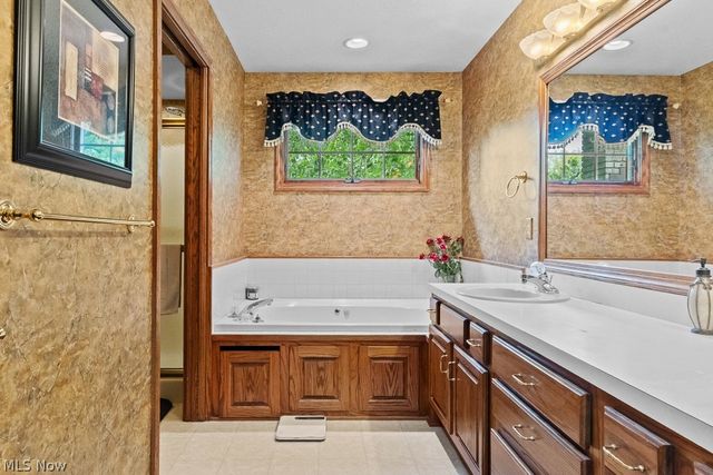 6962 Mapleridge Circle NW, Canton, OH 44718