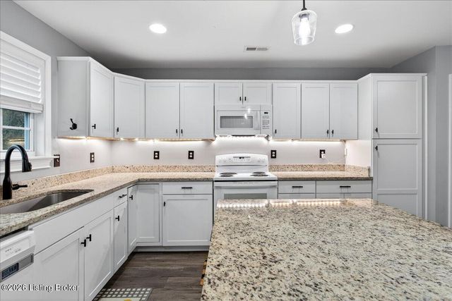 31 Wallace Ave, Shelbyville, KY 40065