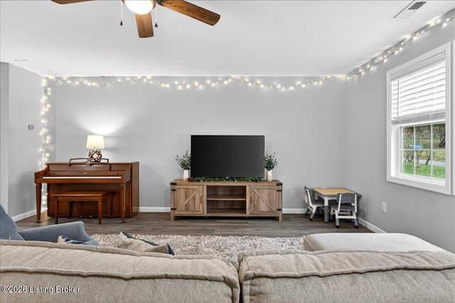 31 Wallace Ave, Shelbyville, KY 40065