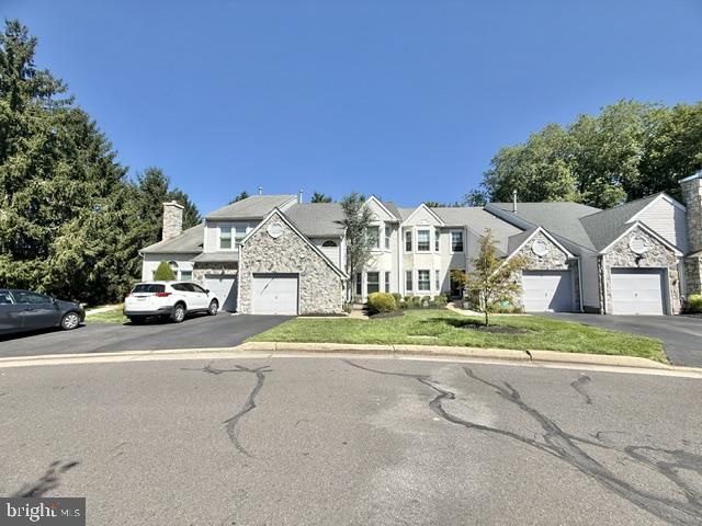 16 MARTIN CT, Newtown, PA 18940