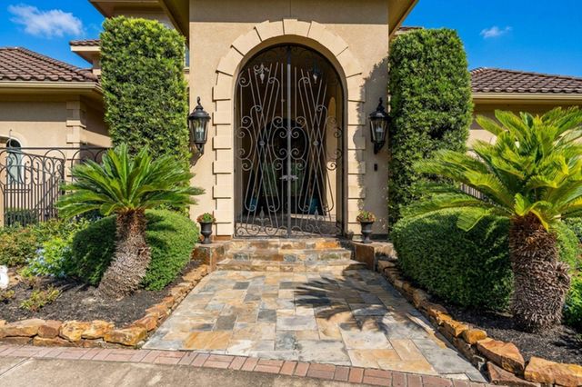 28427 Woodsons Lake Drive, Spring, TX 77386