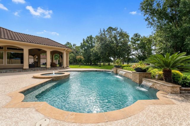 28427 Woodsons Lake Drive, Spring, TX 77386