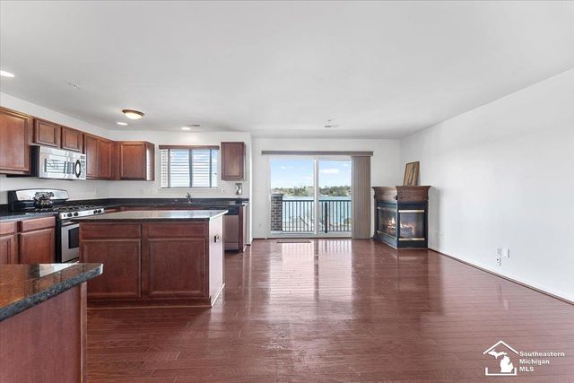 2767 Riverside Drive, Trenton, MI 48173