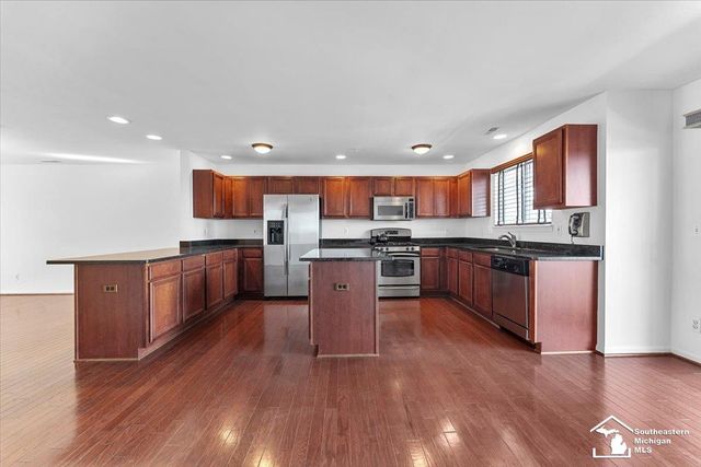 2767 Riverside Drive, Trenton, MI 48173