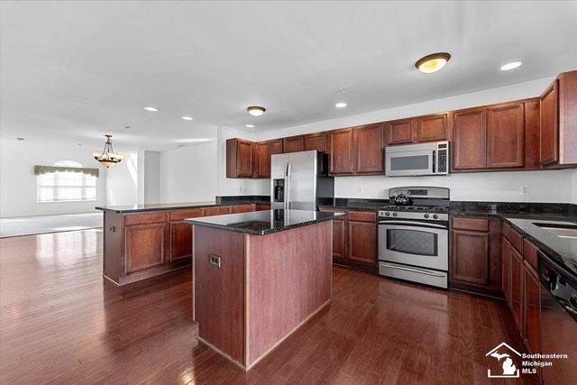 2767 Riverside Drive, Trenton, MI 48173