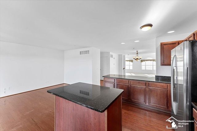 2767 Riverside Drive, Trenton, MI 48173