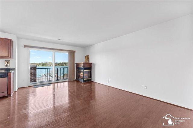 2767 Riverside Drive, Trenton, MI 48173