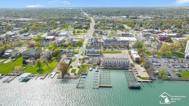 2767 Riverside Drive, Trenton, MI 48173