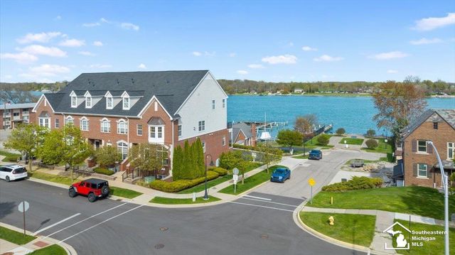 2767 Riverside Drive, Trenton, MI 48173