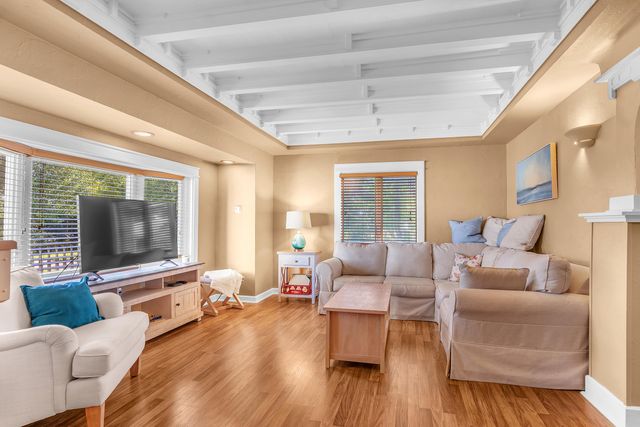 5587 W In-10, Demotte, IN 46310