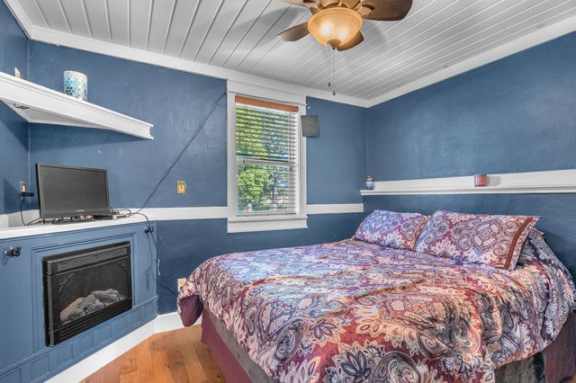 5587 W In-10, Demotte, IN 46310