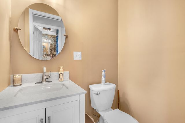 5587 W In-10, Demotte, IN 46310