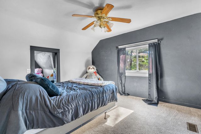 5587 W In-10, Demotte, IN 46310