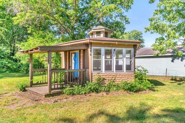 5587 W In-10, Demotte, IN 46310