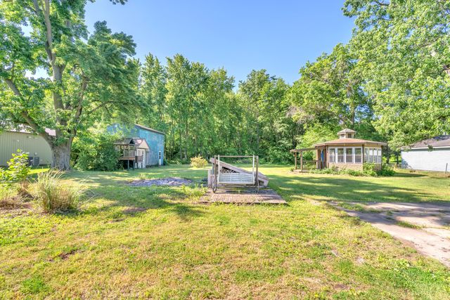 5587 W In-10, Demotte, IN 46310